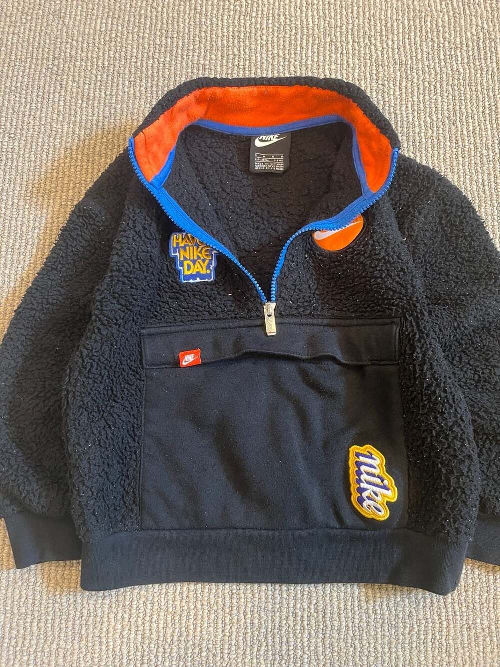 Nike Boys Black Sherpa 1/2 Zip Pullover Sweatshirt Size 6 (5-6 Yrs) - Picture 3 of 8